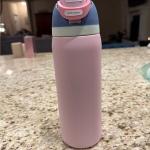 Owala Pink Insulated Tumbler with Built-in Straw 32oz